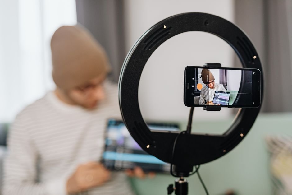 How to Create UGC Videos With AI for Free: Tools & Workflow