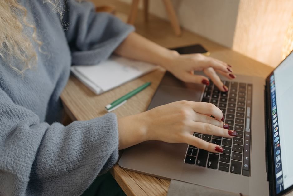 How to Use Free AI Video Generators: Step-by-Step Guide