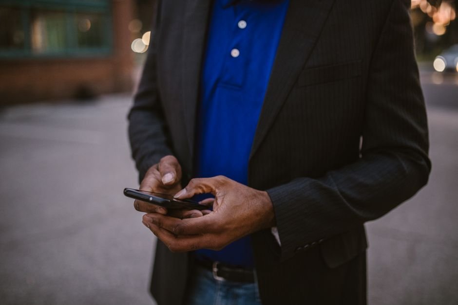 WhatsApp Business vs API: Which Should You Use?