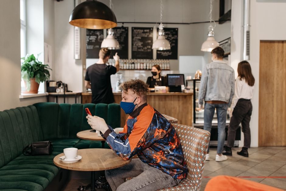 WhatsApp Business Greeting Message: 15 Examples That Work