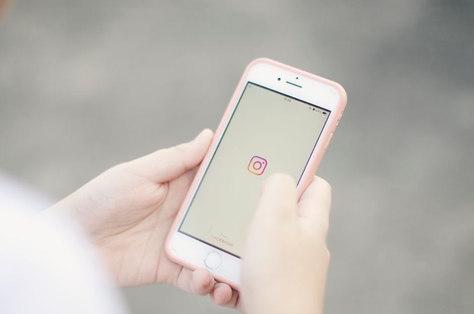 How to Automate Instagram Comment Replies (Free & Paid)